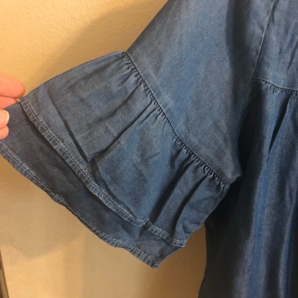 Denim top with ruffles - Picture 2 of 3